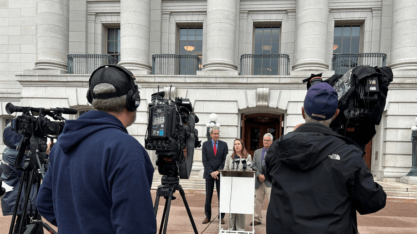 Democratic Senators urge action to keep veterans programs open